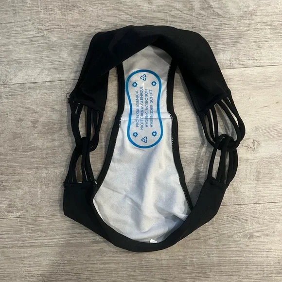 Ladies Black Bikini - Picture 4 of 6